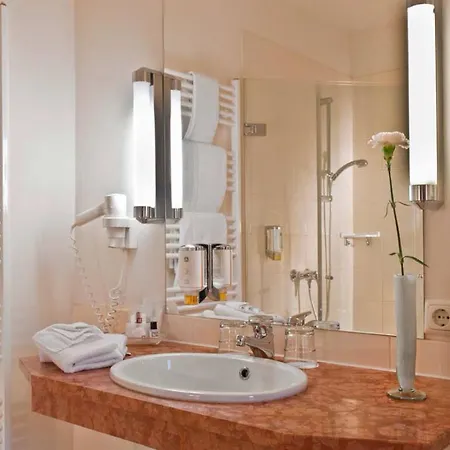 Wyndham Garden Stadtschloss Отель 4*