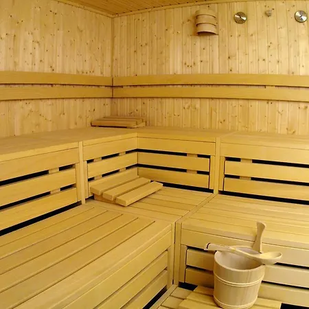 温德姆奎德林堡花园酒店 4* 奎德林堡