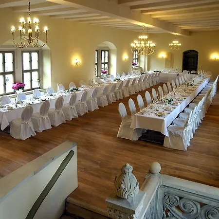 Hotel Wyndham Garden Stadtschloss 4*