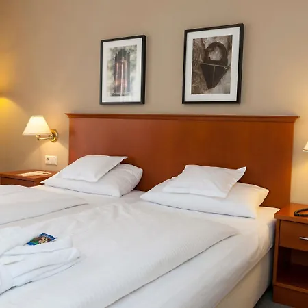 Wyndham Garden Stadtschloss Отель 4*