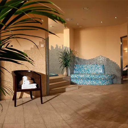 Wyndham Garden Stadtschloss 4*