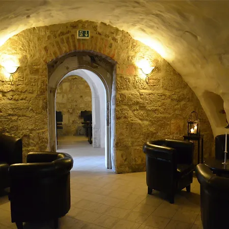 温德姆奎德林堡花园酒店 4* 奎德林堡