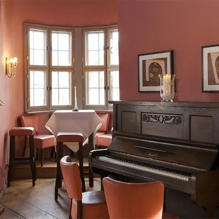 Отель Wyndham Garden Stadtschloss Кведлинбург