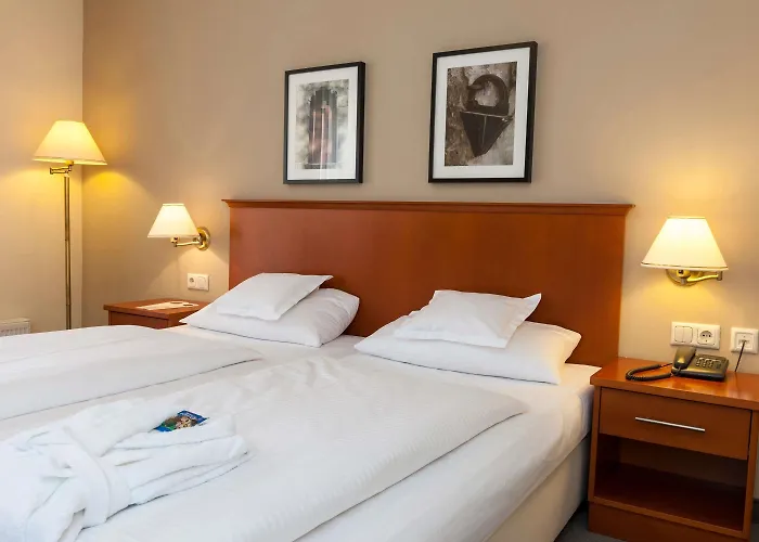 Wyndham Garden Stadtschloss Hotel 4*